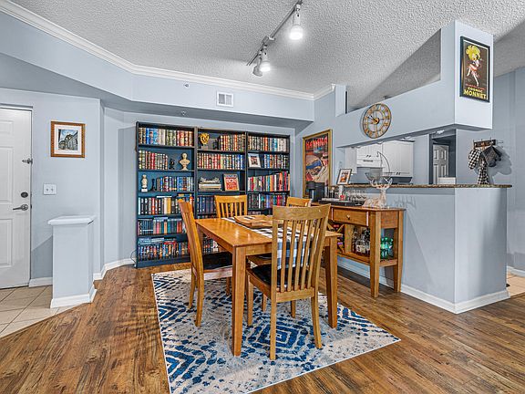 4th image of 3219 Tuscany Way