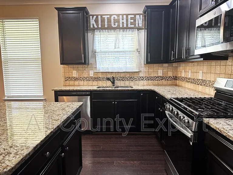 5065 Rialto Way — Photo 7