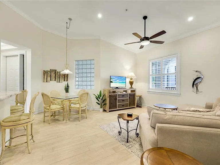 800 Breakaway Ln #203 — Photo 8