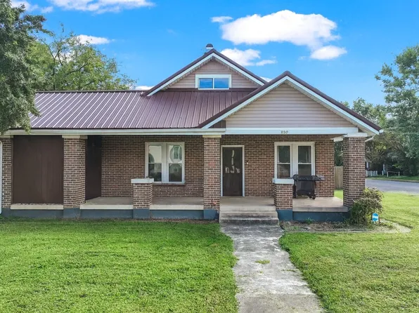 220 Jackson Ave, Lawrenceburg, TN 38464