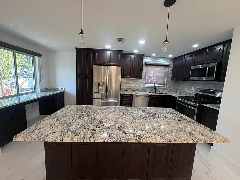 1125 Union St — Photo 12