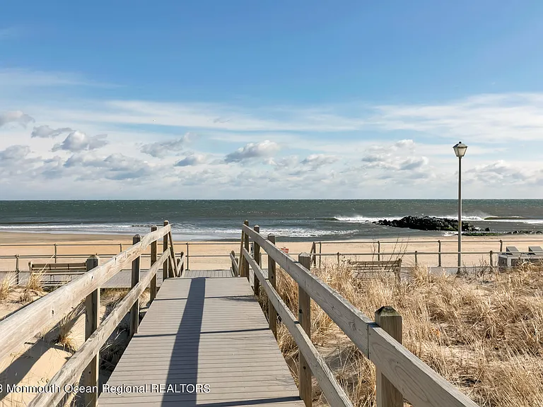 306 Ocean Rd — Photo 36