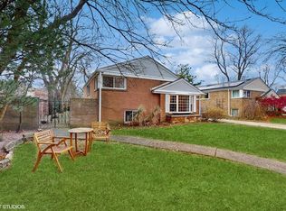9238 Forestview Rd, Evanston, IL 60203