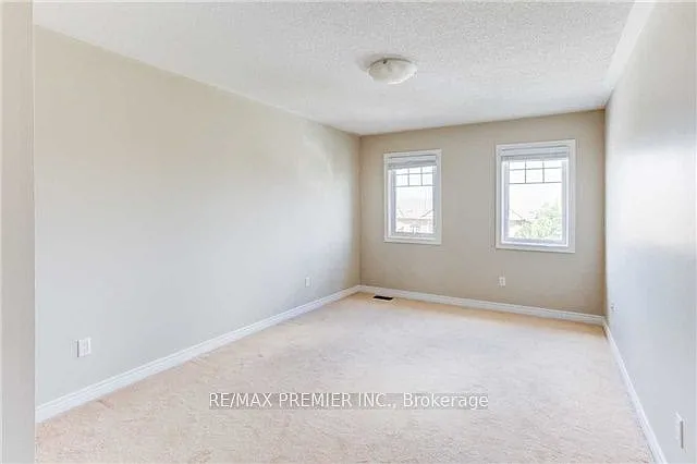 3080 Highbourne Cres — Photo 11