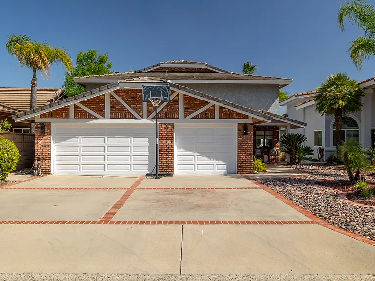 30092 Clearwater Dr — Photo 2