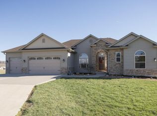 17350 N Barnes Rd, Centralia, MO 65240