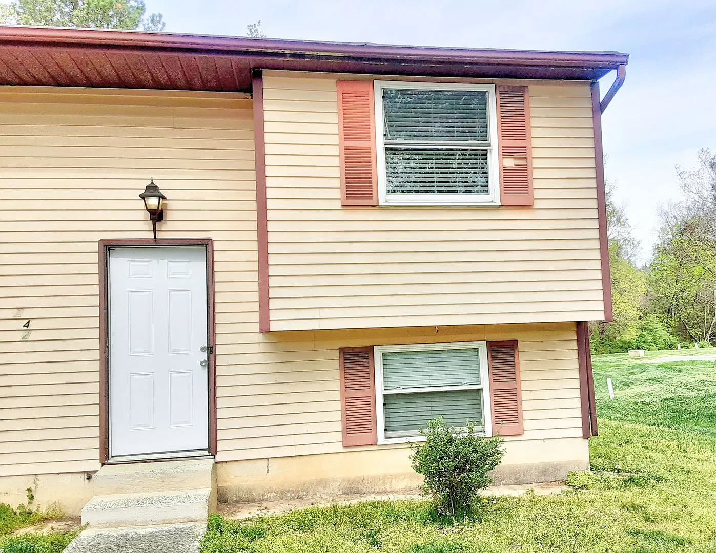 2421 Camellia Drive — Photo 1