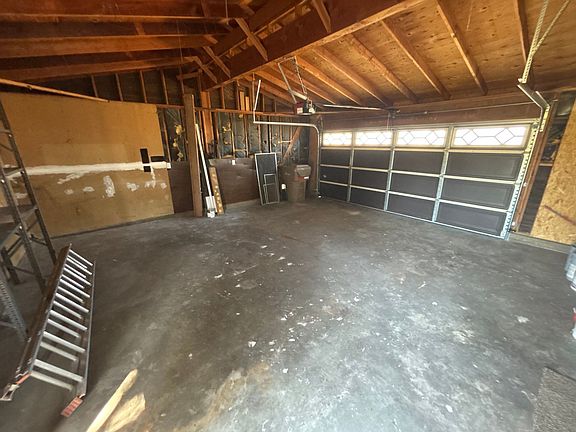 5th image of 7574 Lincoln Ave