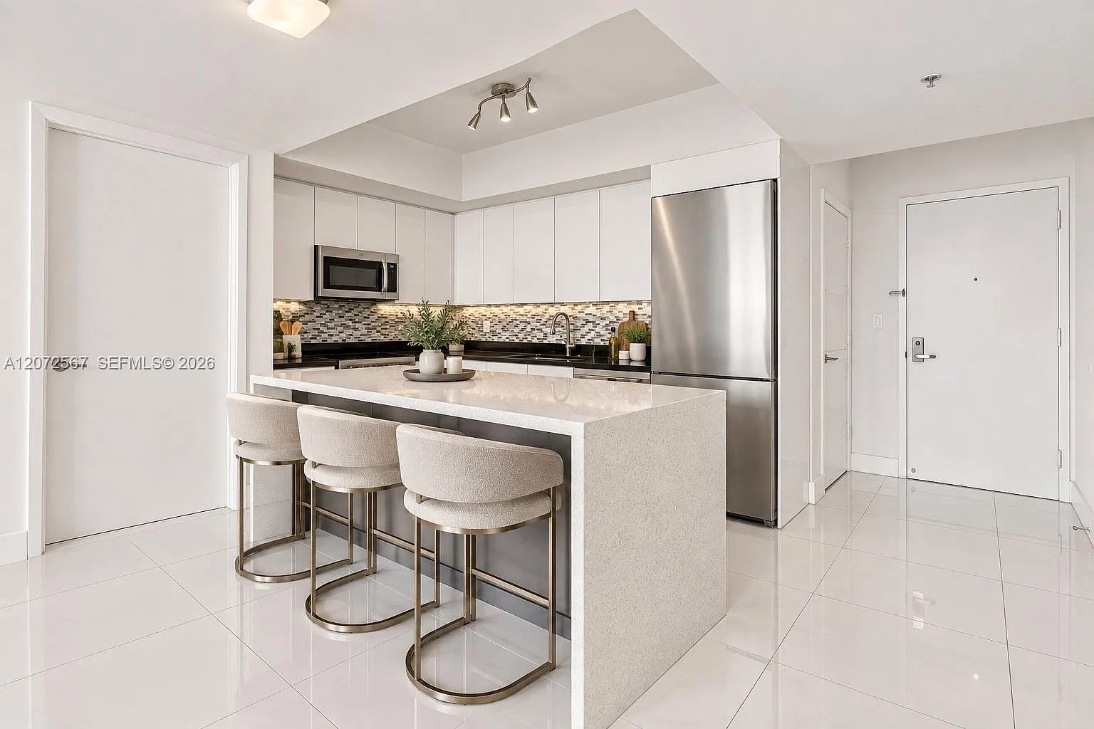Mint Condo — Photo 3