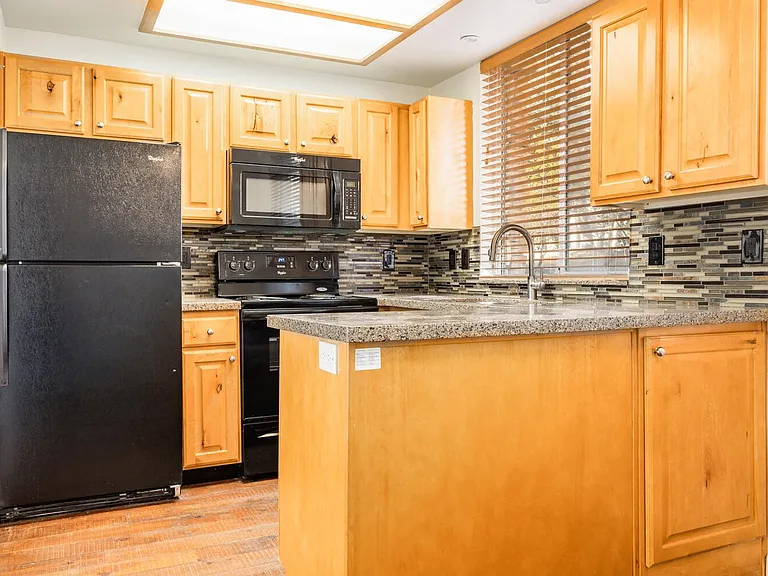 1600 Pinebrook Blvd #G1 — Photo 3