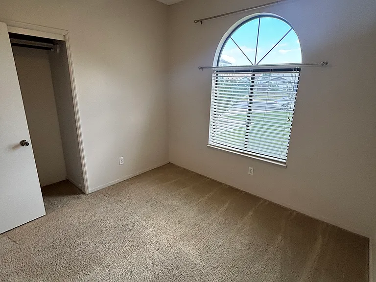 4918 W Chestnut Ave — Photo 26