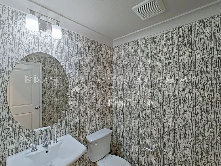 6600 Calle Koral — Photo 8