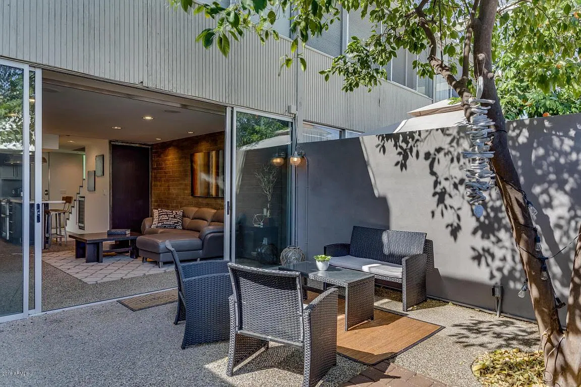 2 bed, 1.5 bath, 1024 sqft, $2,450 — Photo 3