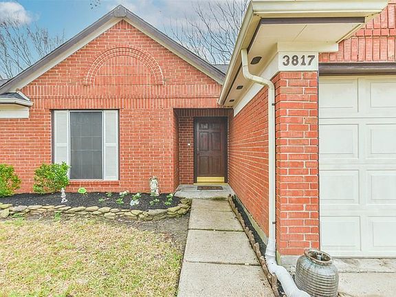 3rd image of 3817 Redbud Dr
