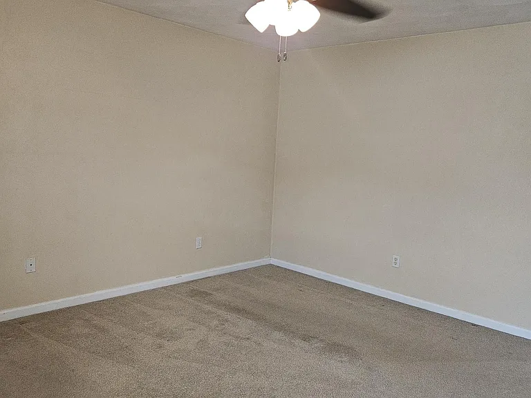 102 Chanticlair Dr — Photo 18