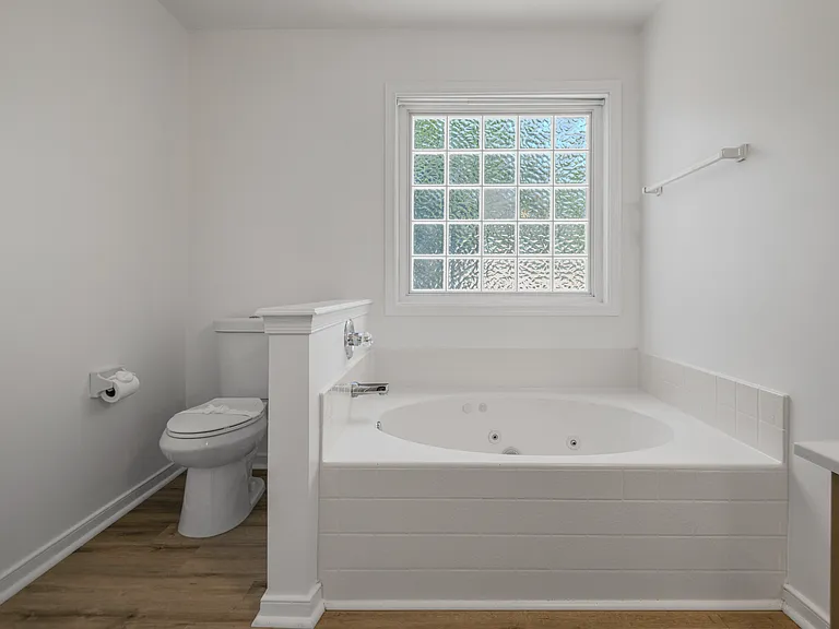 3924 Liberty Point Dr — Photo 36