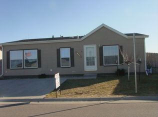 671 Willow Dr, Lochbuie, CO 80603