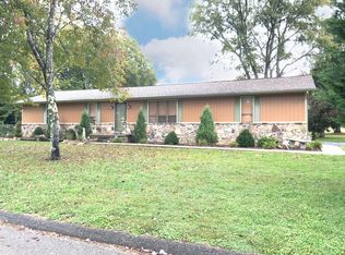 302 College Grove Dr, Rockwood, TN 37854