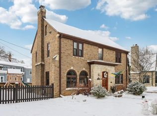 6839 Wellauer Dr, Wauwatosa, WI 53213