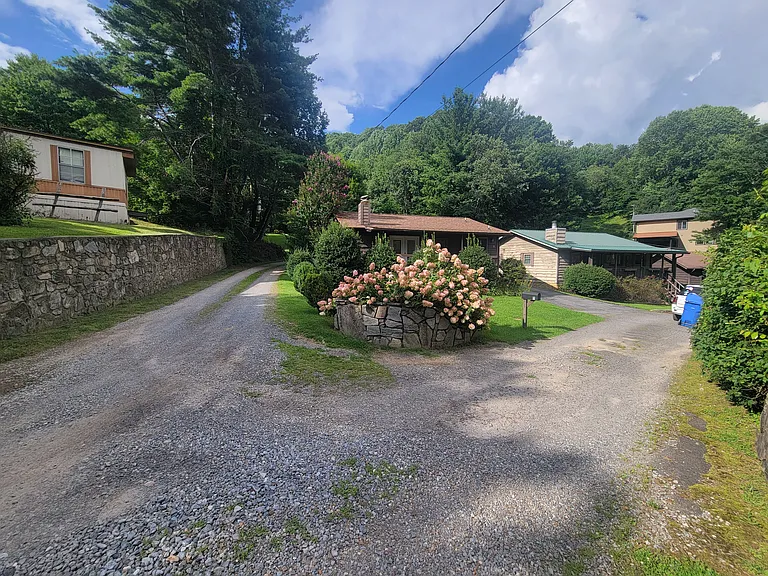 11 Crystalwood Ln — Photo 17