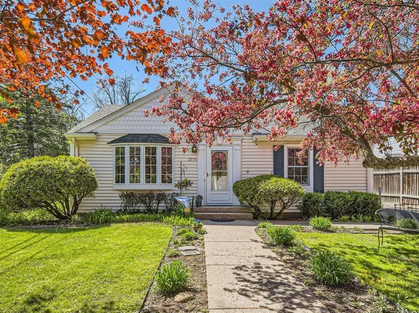 2775 Lake Blvd, North Saint Paul, MN 55109