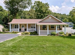 930 New Ballwin Rd, Ballwin, MO 63021