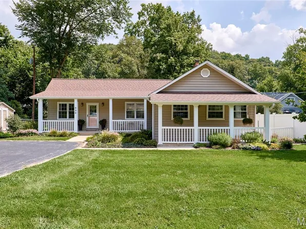 930 New Ballwin Rd, Ballwin, MO 63021