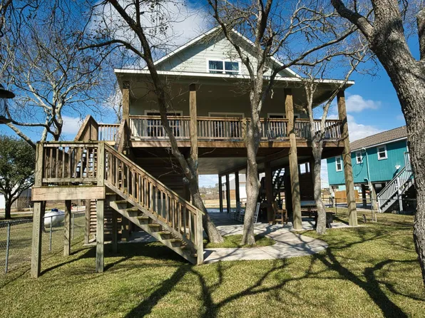 2569 County Road 291, Bay City, TX 77414