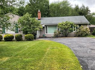 1360 Yellowstone Rd, Cleveland Heights, OH 44121