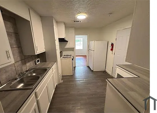 2829 Comfort St — Photo 7