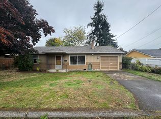 514 S 1st St, Silverton, OR 97381