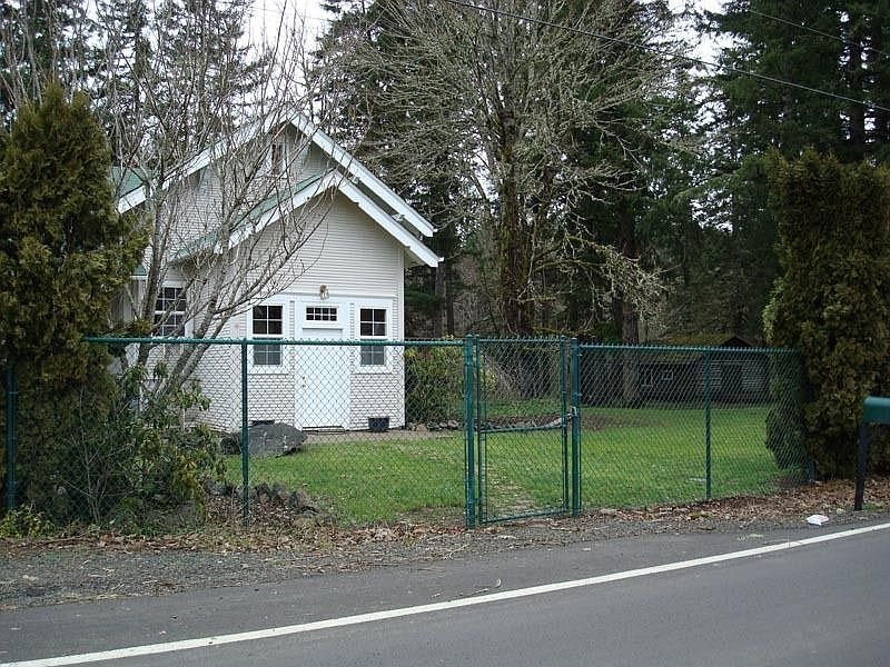Schoolhouse and Cabin