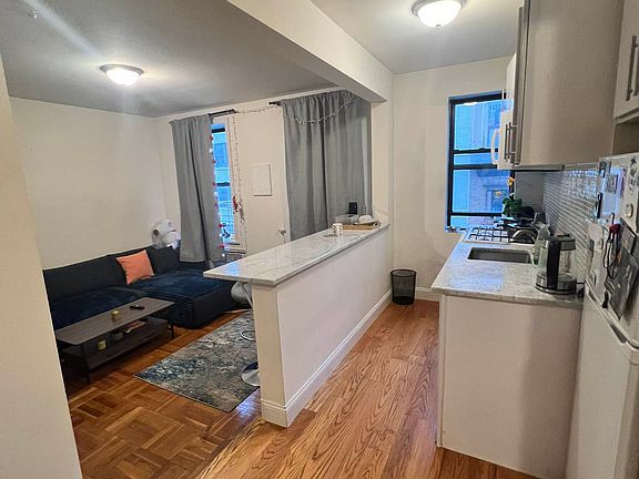 4th image of 56 W 65th St APT 6D