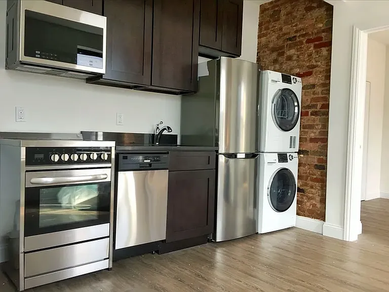 211 Avenue A #17 — Photo 7