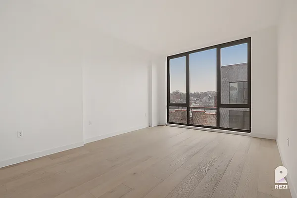 Rented by REZI | media 6
