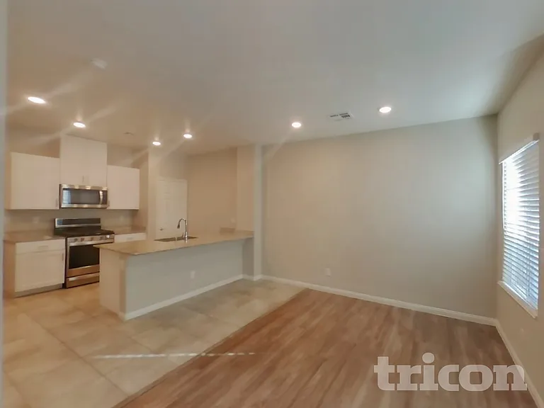 7345 Sunray Point St — Photo 3