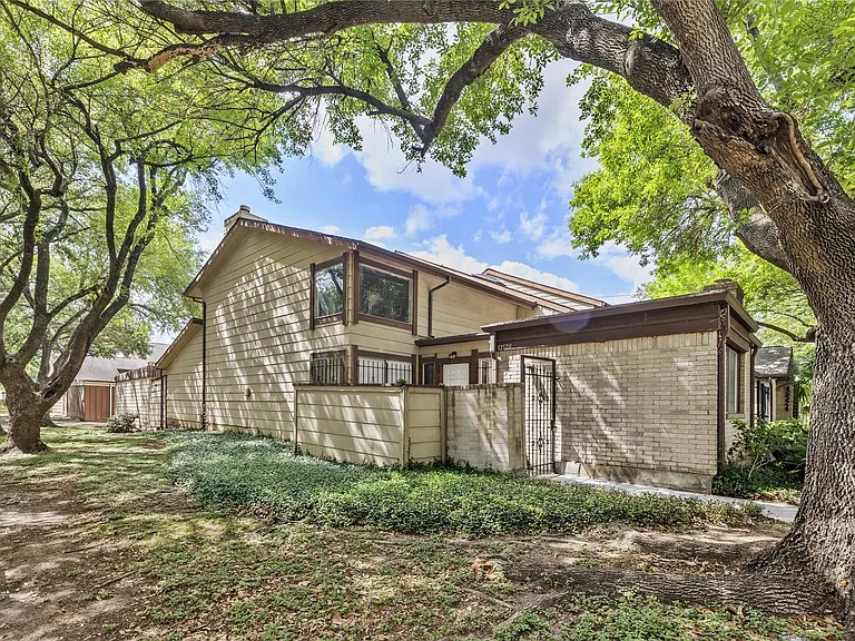 12528 Wellington Park Dr — Photo 23