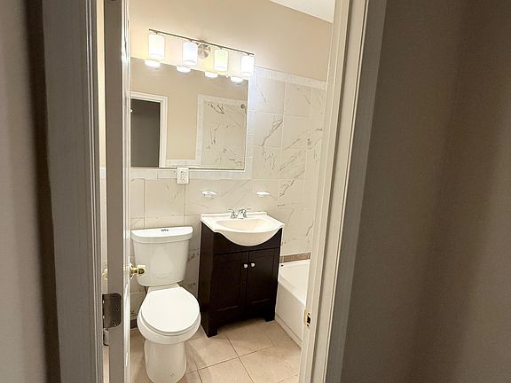 4th image of 1005 Edmondson Ave #1