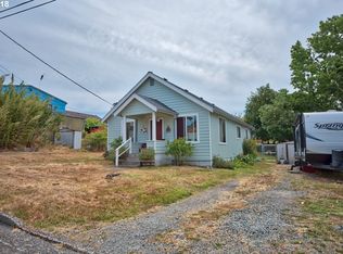 1045 Clark St, North Bend, OR 97459