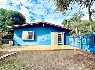 11900 SW 6th St #2, Miami, FL 33184