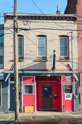2nd image of 252 Chenango St