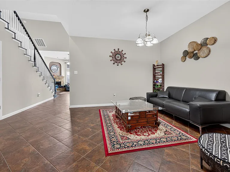 112 Latitude Ln — Photo 3