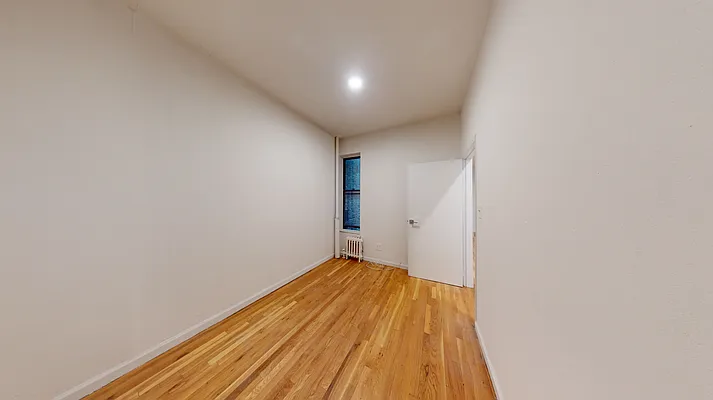 Rented by Bond New York | media 36