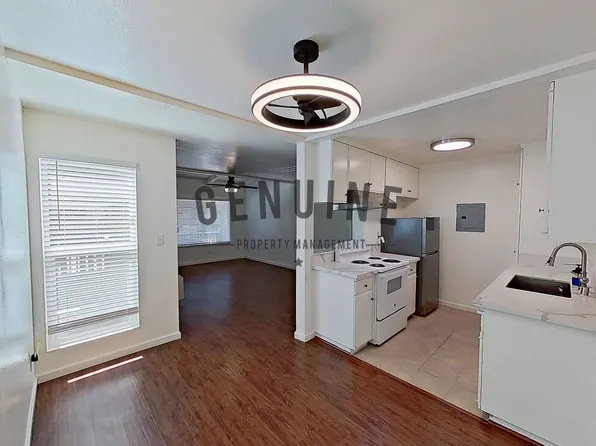 1040 W Macarthur Blvd, Santa Ana, CA