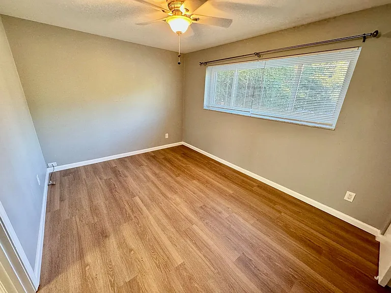 Heartwoods Manor — Photo 18