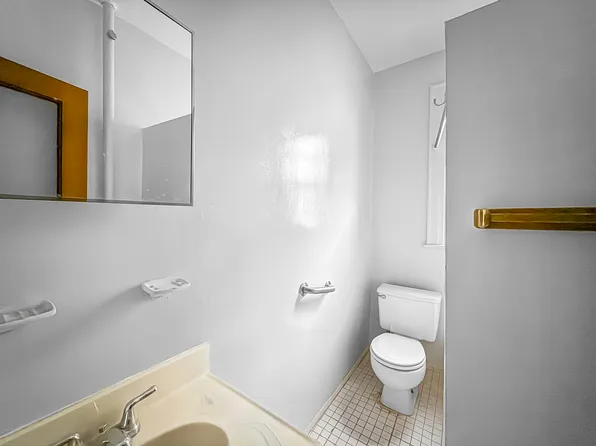 425 Senator Street image 9 of 9