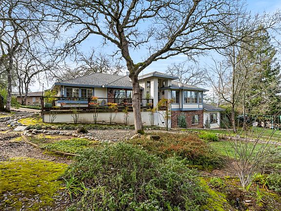 3rd image of 3788 Hillsborough Rd