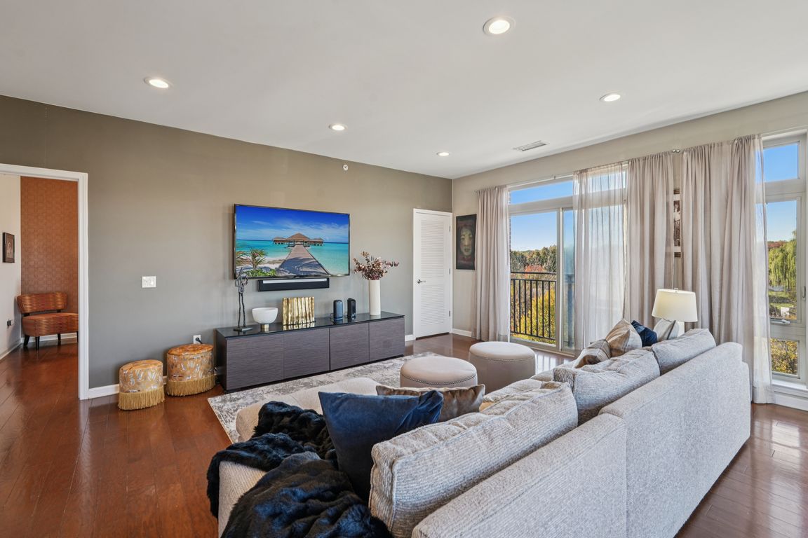 next background image