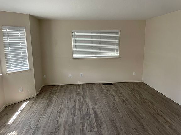 3rd image of 402 Butler Ct APT B