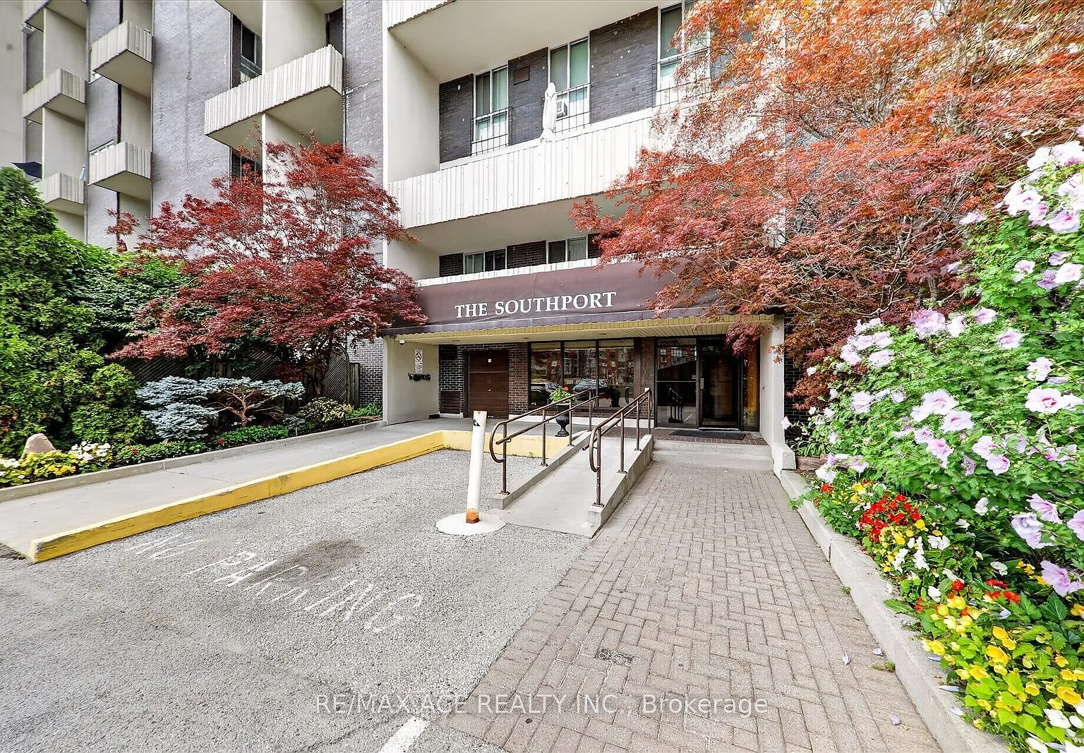 2 bed, $3,395 — Photo 4